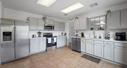 Charming 4-bedroom house in North Austin