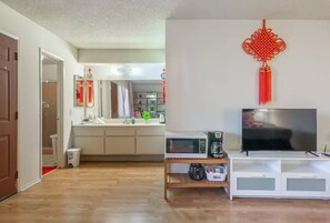 Interior - Pet friendly/close golf course/close beach/# 1A
(Alhambra)