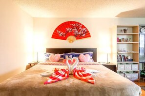 1 bedroom, iron/ironing board, WiFi, bed sheets - Pet friendly/close golf course/close beach/# 1A
(Alhambra)