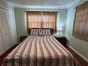 3 quartos, ferros/tábuas de passar roupa, Wi-Fi, roupa de cama