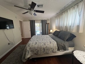 3 habitaciones, tabla de planchar con plancha, wifi y ropa de cama