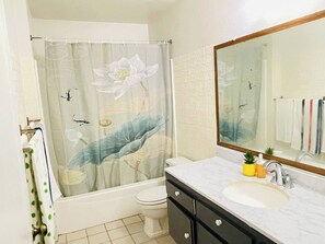 Shower, hair dryer, towels, soap - Pet allowed/close golf course, DTLA, Pasadena # 1

 (Alhambra)