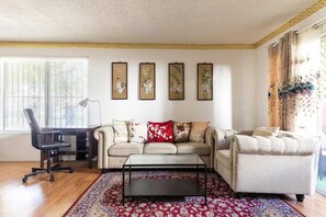 Living area - Pet allowed/close golf course, DTLA, Pasadena # 1

 (Alhambra)