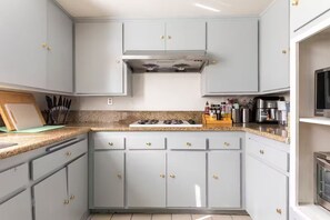 Private kitchen - Pet allowed/close golf course, DTLA, Pasadena # 1

 (Alhambra)