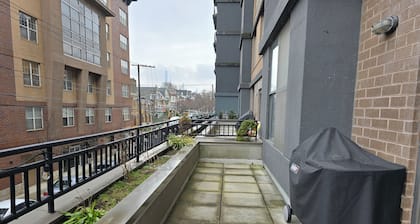 Condo in the Hudson. NYC best views