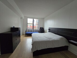 2 slaapkamers, een strijkplank/strijkijzer, wifi, beddengoed