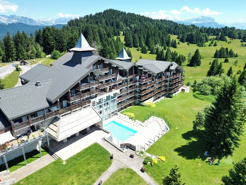 ⛰🌱 Cozy Studio in Praz-de-Lys – Mont Blanc View and Private Pool 🌞