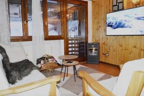 Smart TV - A gem in Val di Sole, directly on the ski slopes and trails. (Folgarida)