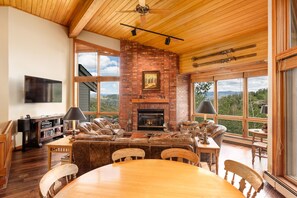 Living area - Woodrun V 35 Townhouse (Snowmass Village)