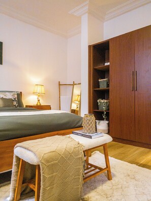 1 bedroom, iron/ironing board, free WiFi, bed sheets - Cozy Bohemian 1-bedroom apartment with AC, WiFi in fabulous Accra (Accra)