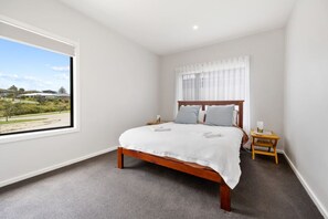 3 bedrooms, desk, iron/ironing board, travel cot