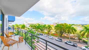 Comfort Condo, 1 Bedroom, Balcony, City View | Balcony