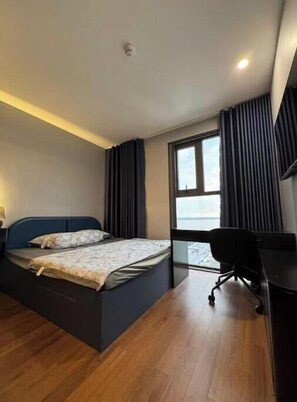 2 多间卧室、熨斗/熨衣板、WiFi、床单