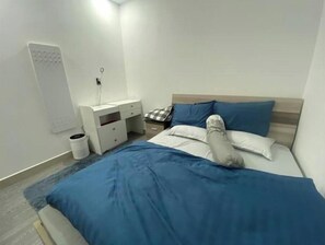 2 室のベッドルーム、アイロン / アイロン台、WiFi、ベッドシーツ