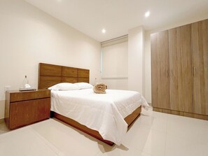 3 quartos, ferros/tábuas de passar roupa, Wi-Fi, roupa de cama