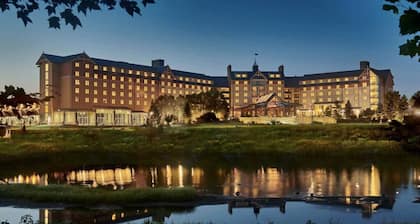 Elegant Historic 5BR Home in Downtown Stroudsburg