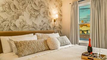 5 habitaciones, tabla de planchar con plancha y cuna de viaje