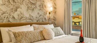 Chic Retreat Downtown Stroudsburg | 3BR+Sleeps 10