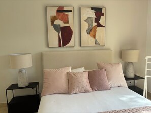 3 bedrooms, desk, iron/ironing board, travel crib - Apartment in El Presidente Beach side New Golden Mile (Atalaya Isdabe)