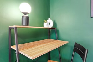 Interior - MODERN 2BR Flat, FREE parking, close to the airport, station & centre (Luton)