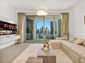 Tv, videospil, bordfodbold, stereoanlæg