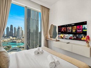 4 bedrooms, desk, iron/ironing board, WiFi