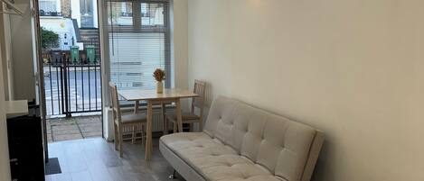 1 makuuhuone, silitysrauta/-lauta, Wi-Fi, vuodevaatteet