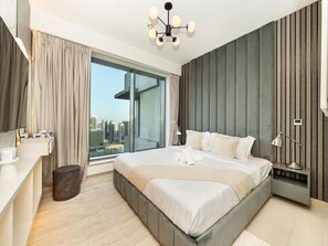 3 bedrooms, desk, iron/ironing board, WiFi