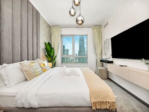 5 bedrooms, desk, iron/ironing board, WiFi
