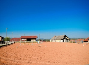 Sports court - Zevnik Quiet Retreat with Stunning Views and Equestrian Activities - One Bedroom Apartment (Brežice)