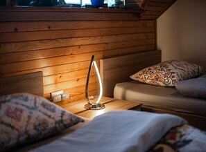 3 quartos, ferros/tábuas de passar roupa, Wi-Fi, roupa de cama