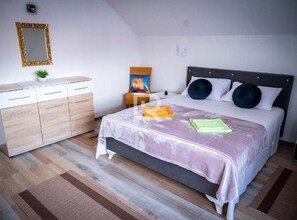 2 bedrooms, iron/ironing board, bed sheets - Two Bedroom Villa with Balcony and Patio (Banja Luka)