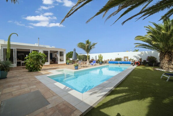 Opvarmet pool