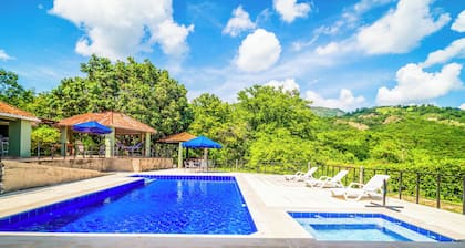 Casa Matiz l Amazing Views near to Anapoima