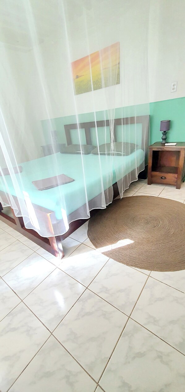 1 habitación, cuna de viaje y wifi 