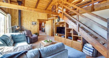 Mtn-View Cabin w/ Horse Pasture in Koosharem