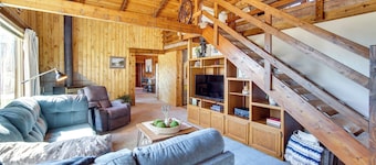 Mtn-View Cabin w/ Horse Pasture in Koosharem