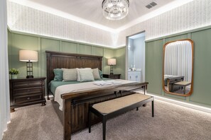 7 habitaciones, tabla de planchar con plancha y cuna de viaje 
