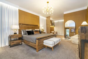 7 dormitorios, tabla de planchar con plancha, cuna de viaje