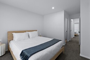 3 chambres, fer et planche à repasser, lit parapluie, Wi-Fi gratuit