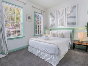 1 bedroom, iron/ironing board, travel crib, WiFi