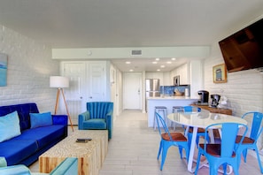 Smart TV, offices - The Shore Thing ~ cute condo near the beach, Swimming Pool and Beach Access! (Port Aransas)