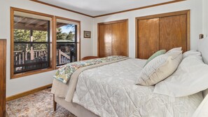 2 makuuhuonetta, silitysrauta/-lauta, ilmainen Wi-Fi, vuodevaatteet