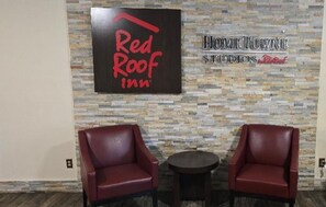 Lobby - HomeTowne Studios LaGrange (LaGrange)