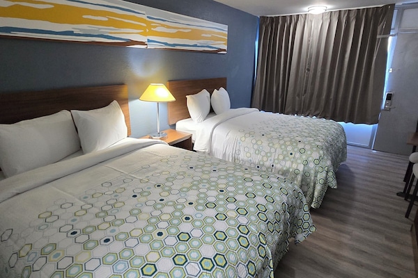 Estudio, 2 camas de matrimonio, no fumadores, cocina básica | Wifi gratis y ropa de cama