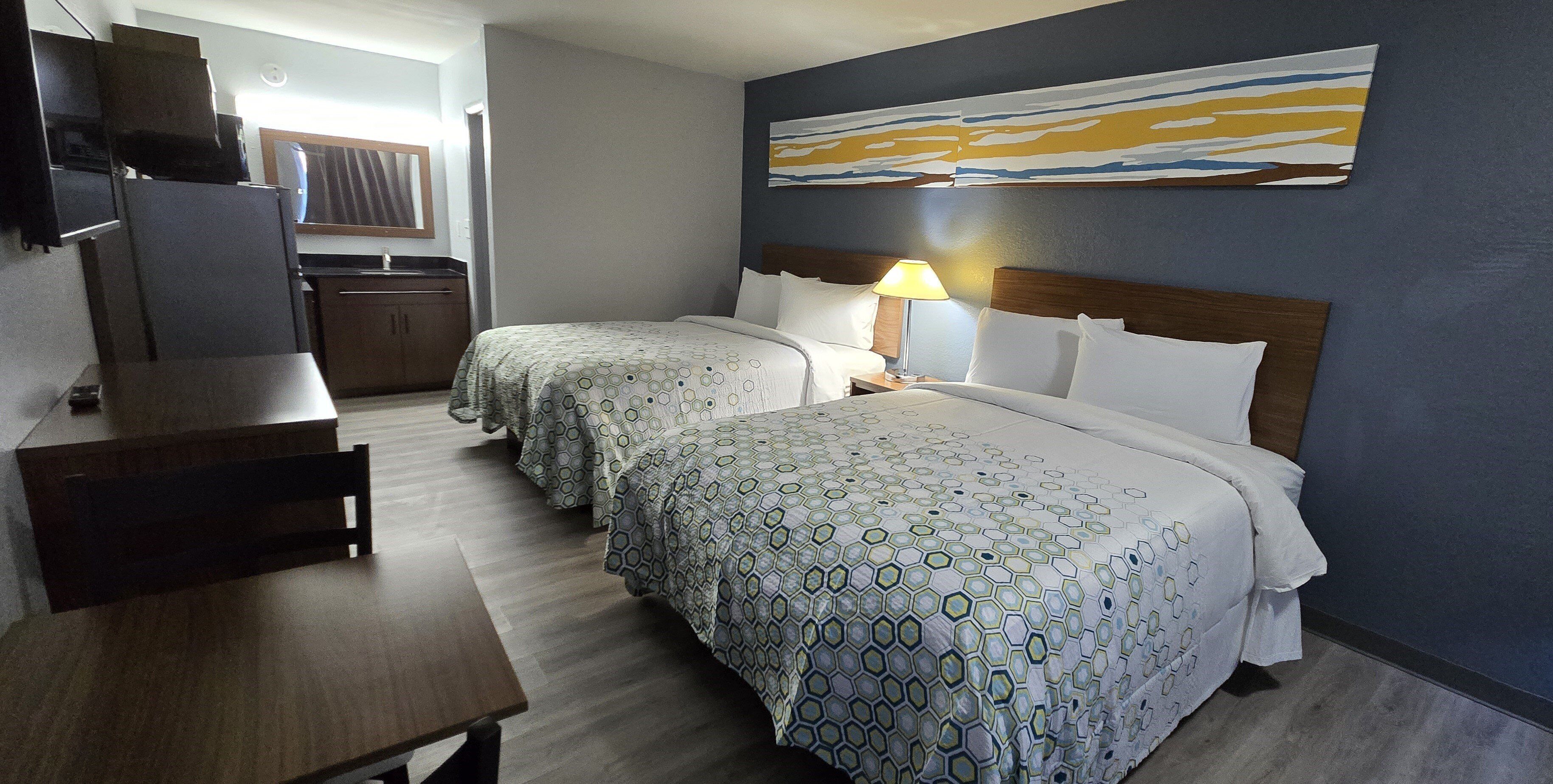 Studio, 2 Queen Beds, Non Smoking, Kitchenette | Desk, WiFi (free), bed sheets