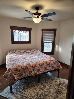 3 chambres, fer et planche à repasser, lit parapluie, Wi-Fi gratuit