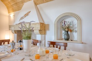 Dining - Villa with pool, 2km from the sandy beaches (Salve)