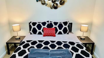 3 soveværelser, skrivebord, strygejern/strygebræt, weekendseng