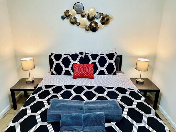 3 bedrooms, desk, iron/ironing board, travel crib